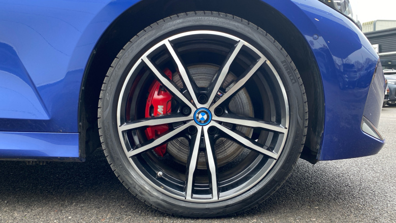 BMW 3 Series 330e M Sport 4dr Step Auto Saloon